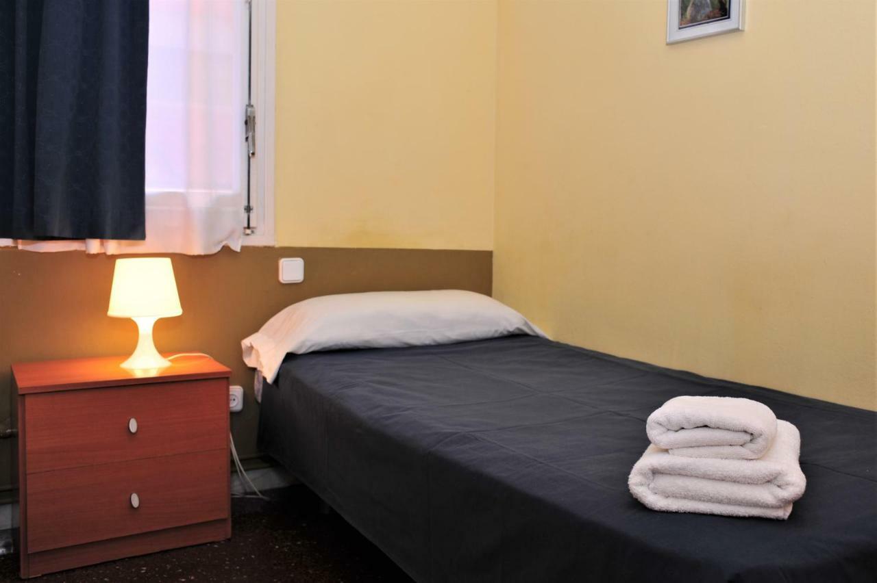 Single Room with Bathroom,813313335:JPEG