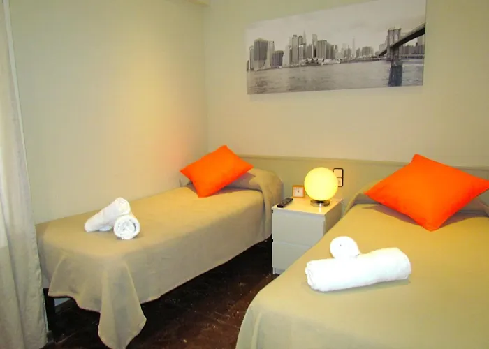 Barcelona City Street Hostal